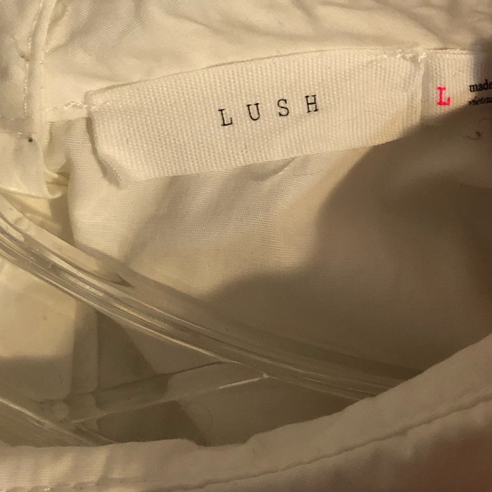 Lush White Blouse with Embroidered Flower Short Sleeve Shirt - Picture 4 of 4